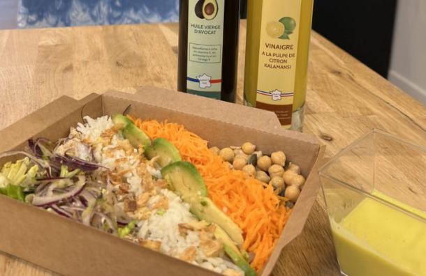 Buddha Bowl au poulet 1 photo Buddha 1 870x470 1 La Maison Des Grands Lacs