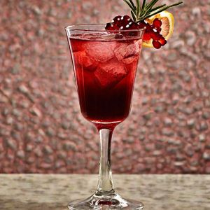 Salade de pâtes et vinaigrette Kalamansi 3 Vinaigre de fruits rouges — Mocktail "Fruits rouges & balsamique twist"