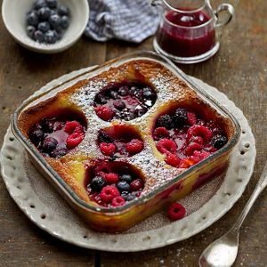 Clafoutis moelleux aux fruits rouges et touche de vinaigre