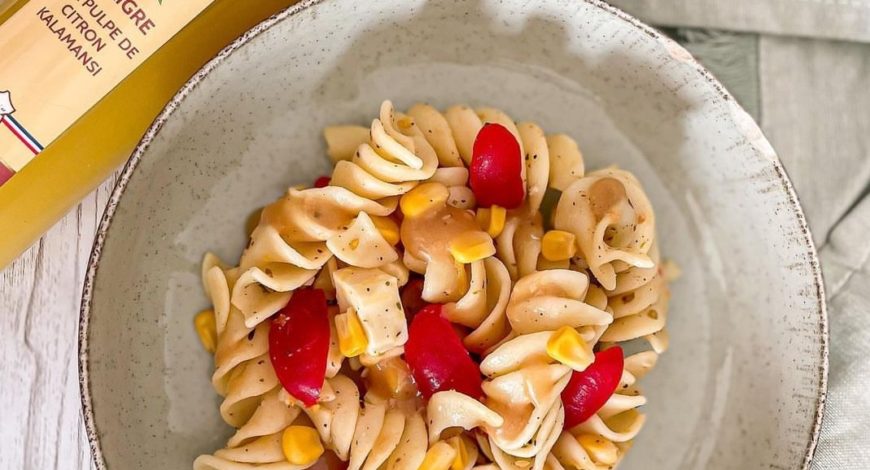 Salade de pâtes et vinaigrette Kalamansi