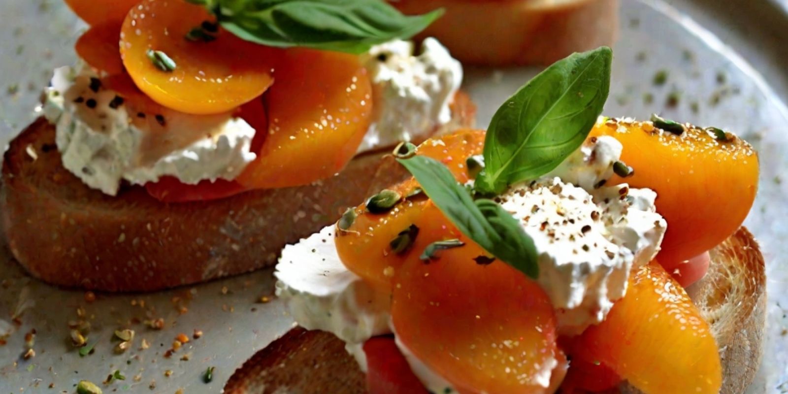 Bruschetta chèvre frais & abricots