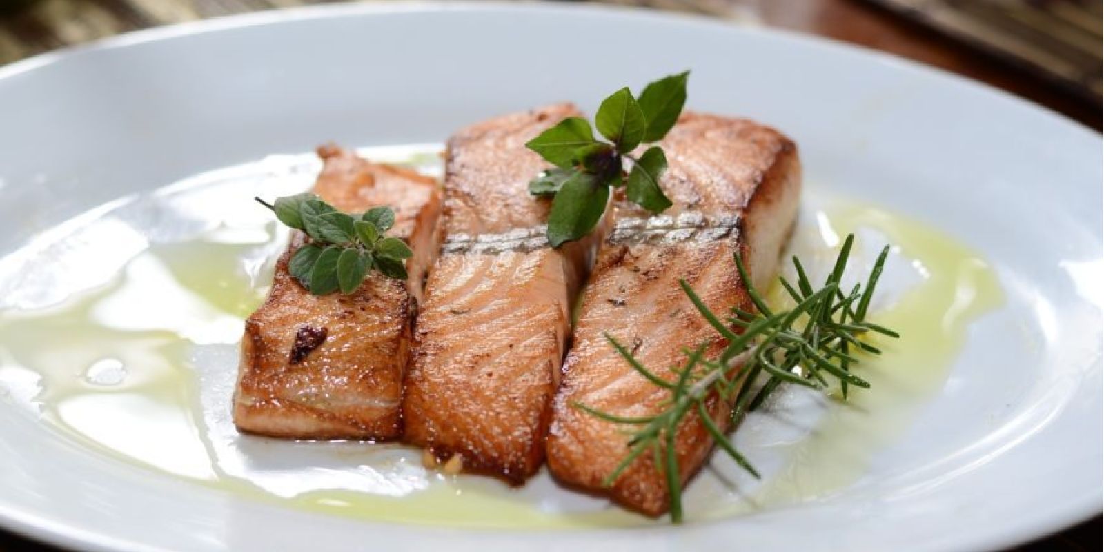 salmon 774482 1920 870x470 1 19614bbb La Maison Des Grands Lacs