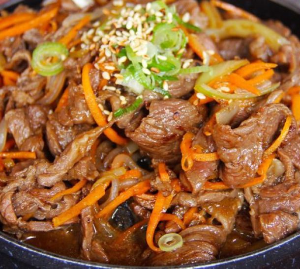 Sauté de porc caramélisé au vinaigre ananas