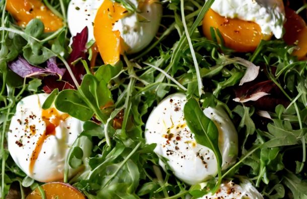 Bruschettas au chèvre frais, abricots rôtis et vinaigre d'abricot 3 Salade roquette burrata abricots 987185f2 La Maison Des Grands Lacs