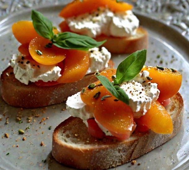 Bruschetta chèvre frais & abricots