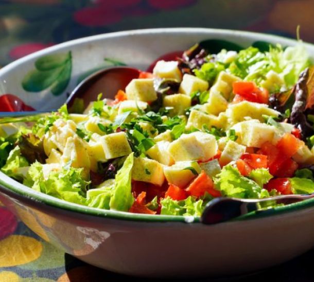 Salade fraicheur avec vinaigrette mangue